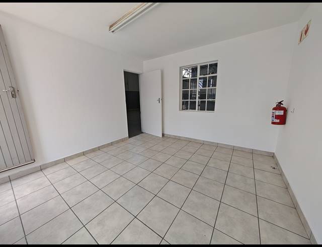 352M² WAREHOUSE TO LET IN CITY DEEP